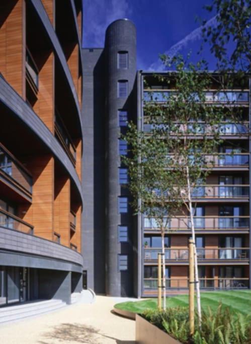 O2 Excel City Airport Apartment Londen Buitenkant foto