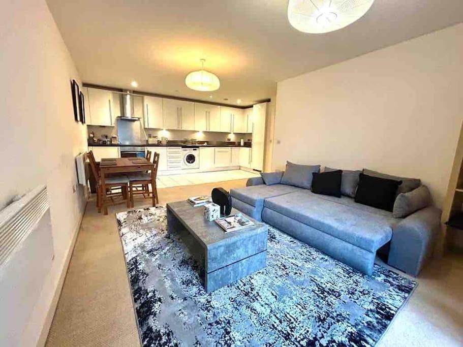 O2 Excel City Airport Apartment Londen Buitenkant foto