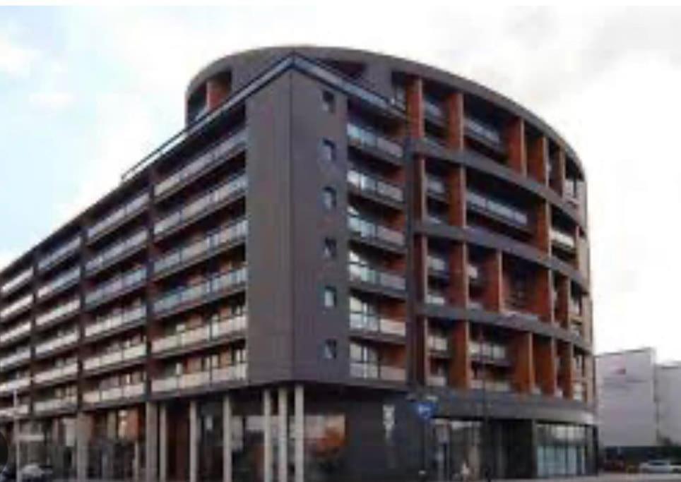 O2 Excel City Airport Apartment Londen Buitenkant foto